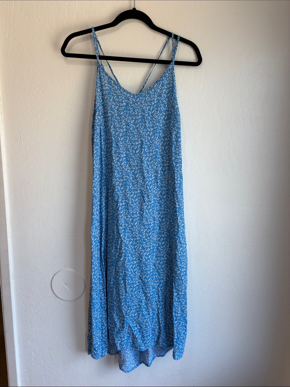 V neck slip dress with double spaghetti straps blue abstract print size medium